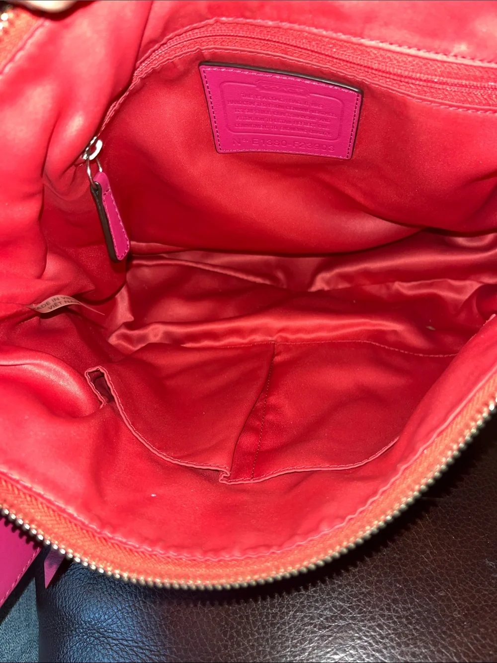 EUC authentic Coach Daisy Spectacular in Leather Hobo Handbag with wallet